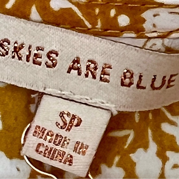 Mustard Yellow Skies and Blue Size Small Blouse - Picture 5 of 6